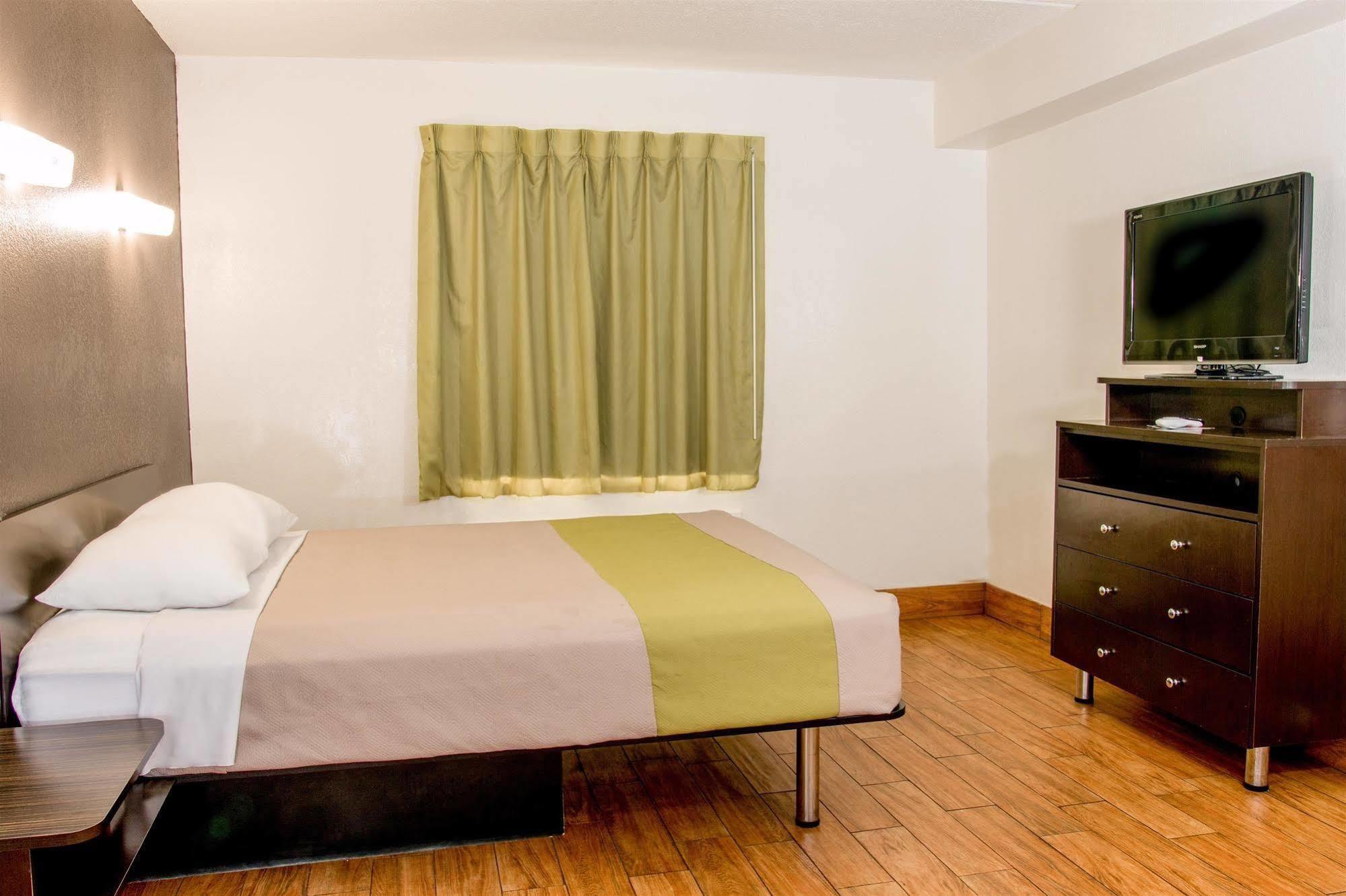 Hotel 6-san Antonio, Tx - Lackland Afb