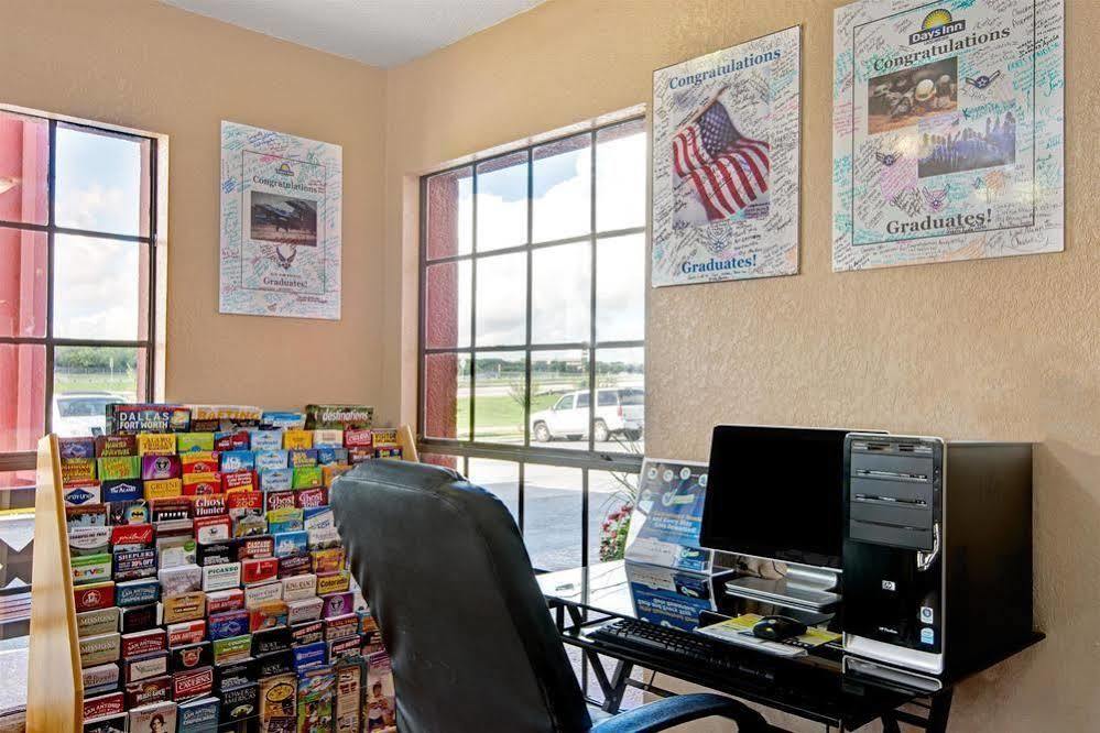 6-san Antonio, Tx - Lackland Afb 2* San Antonio