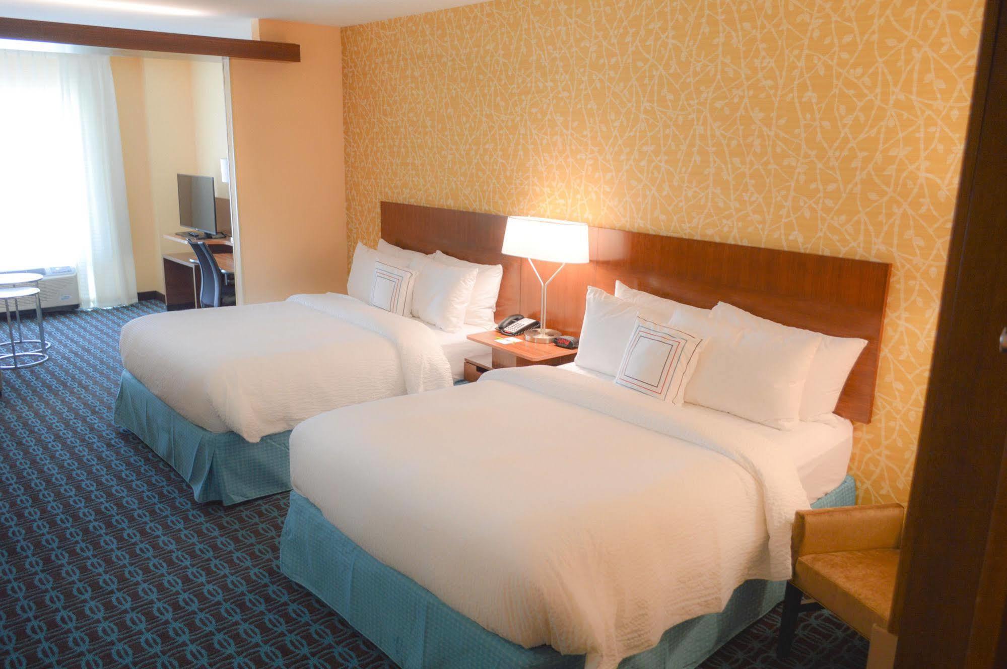 Hotel Fairfield & By Marriott Brooks Base San Antonio