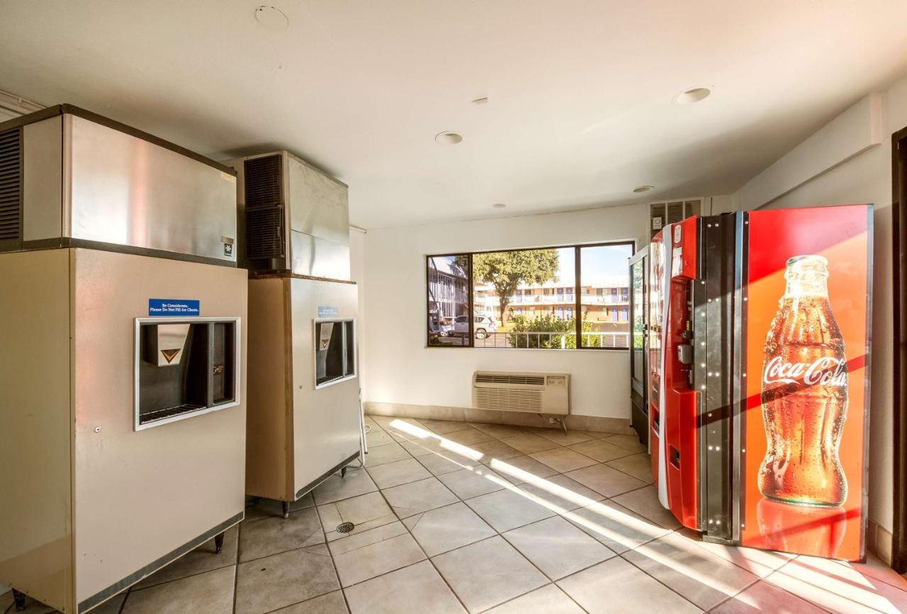 Travelodge By Wyndham Lackland Afb North Hotel 3*