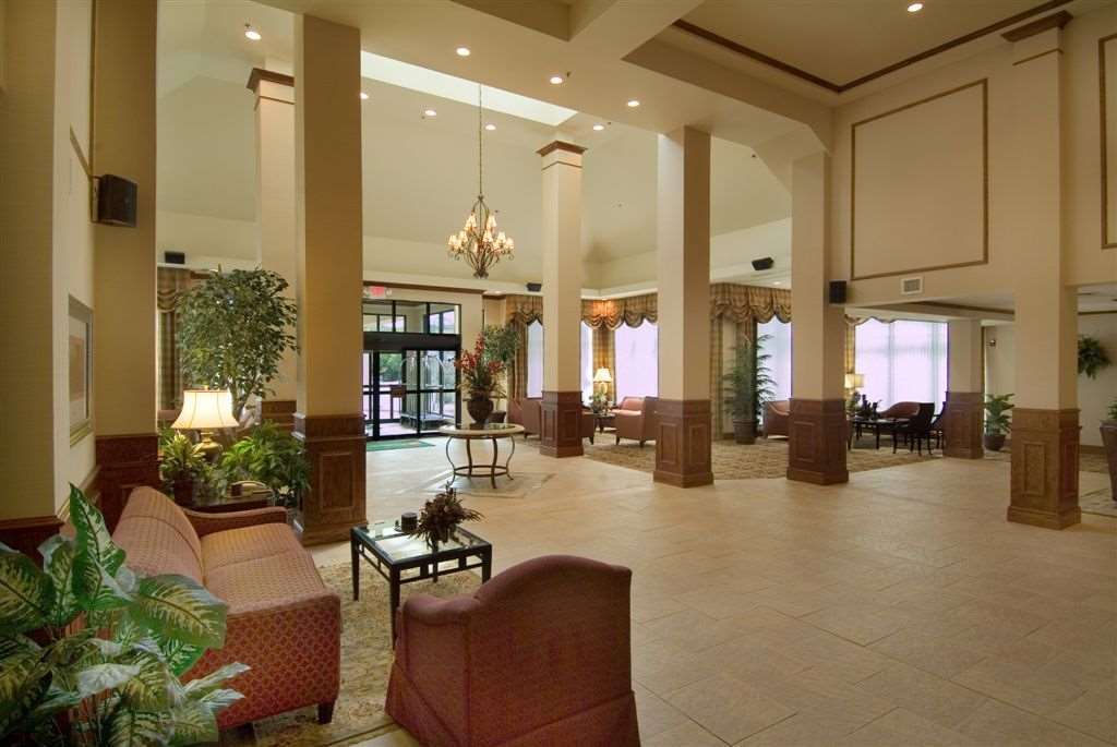 Hilton Garden Airport