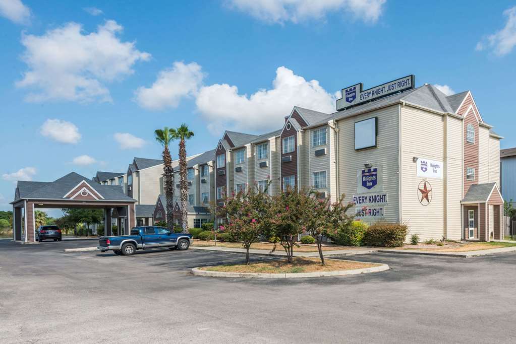 Quality Downtown - Near Market Square Hotel