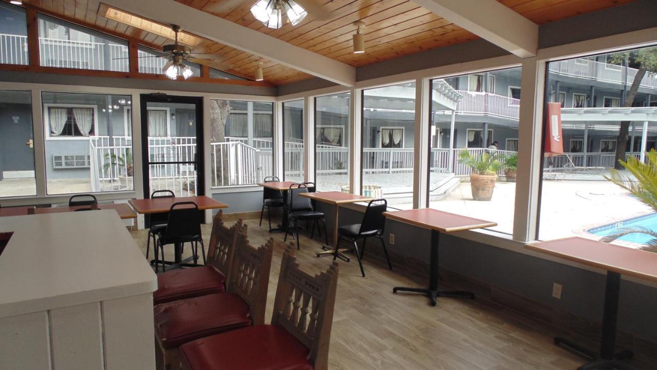 Motel Home Suites San Antonio