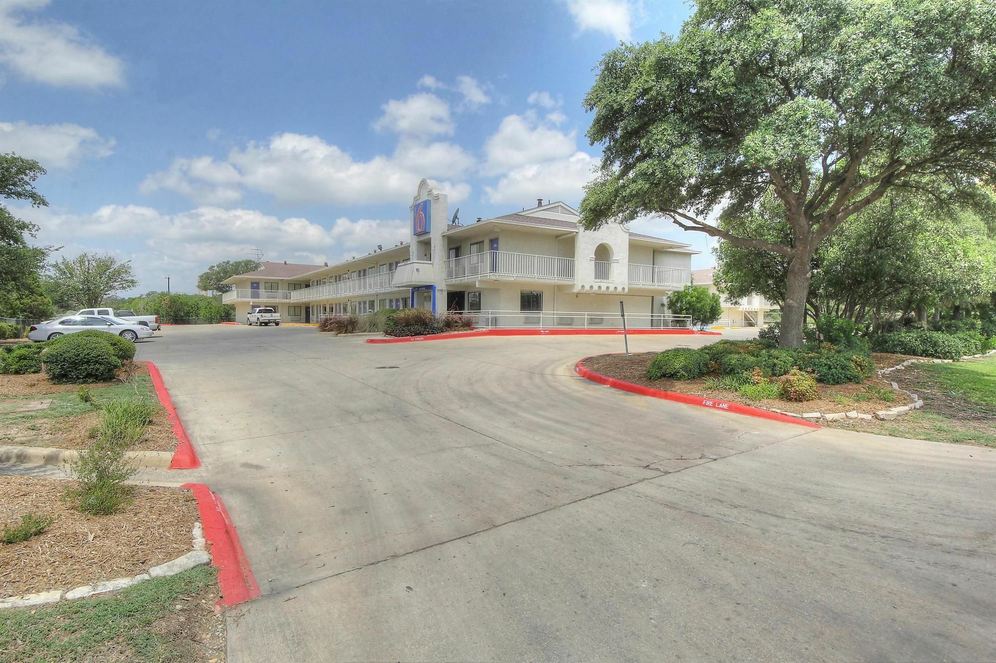 6 San Antonio, Tx Six Flags Fiesta Tx - La Cantera Area Hotel San Antonio
