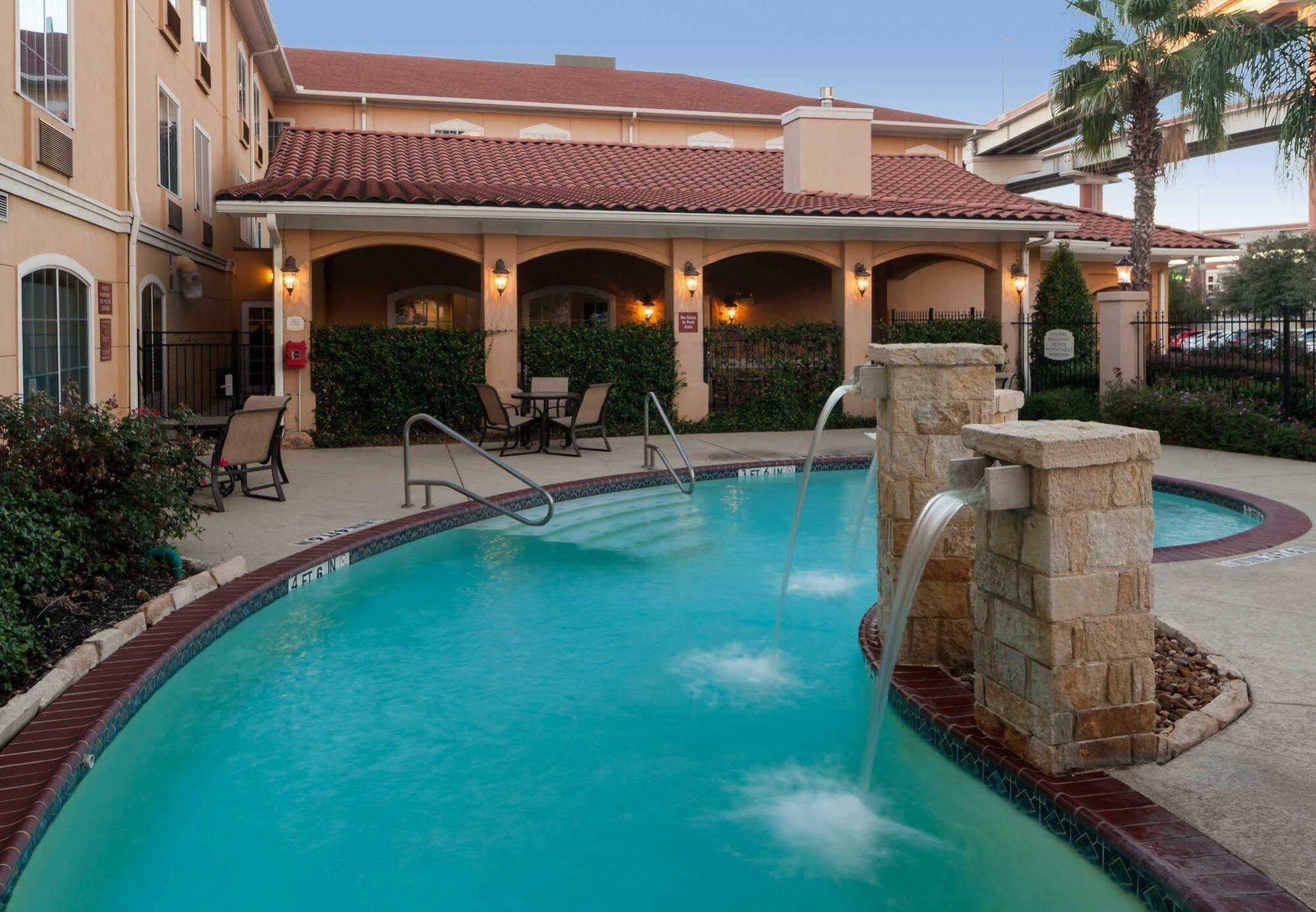 Towneplace By Marriott Airport Hotel 3*