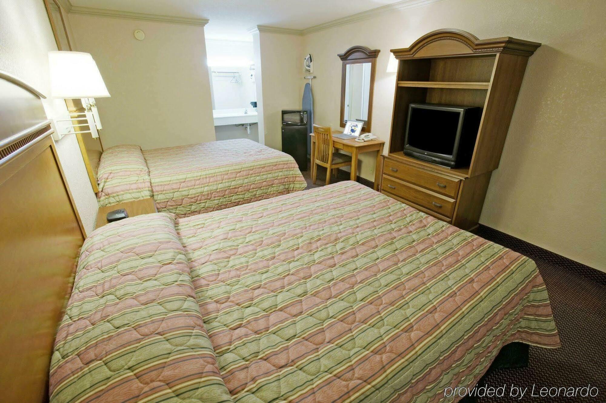 Motel Americas Value - At&t Center/fort Sam Houston 2*