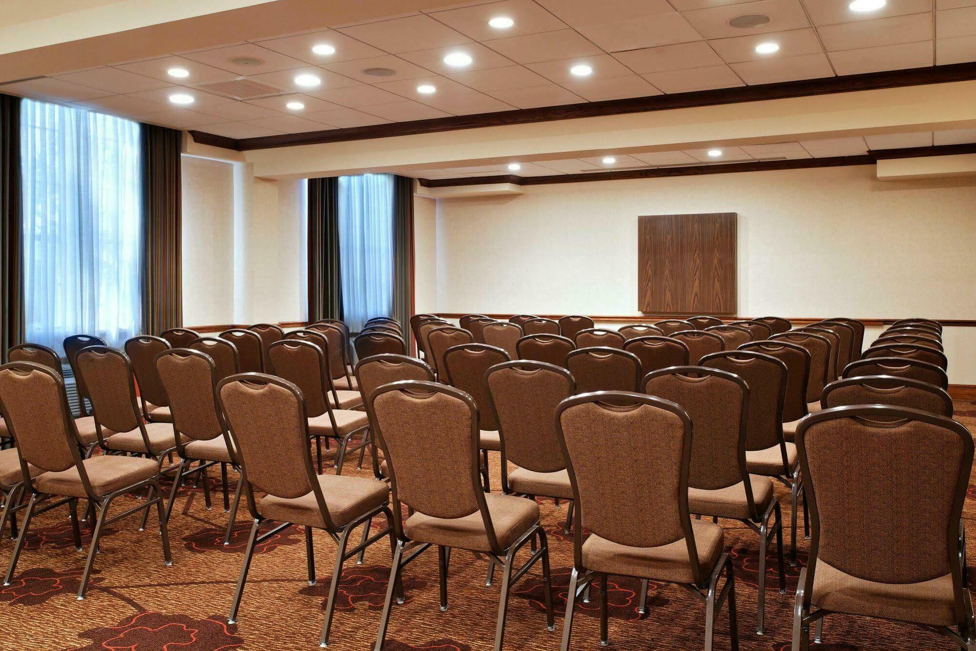 Hilton Garden Airport 3* San Antonio