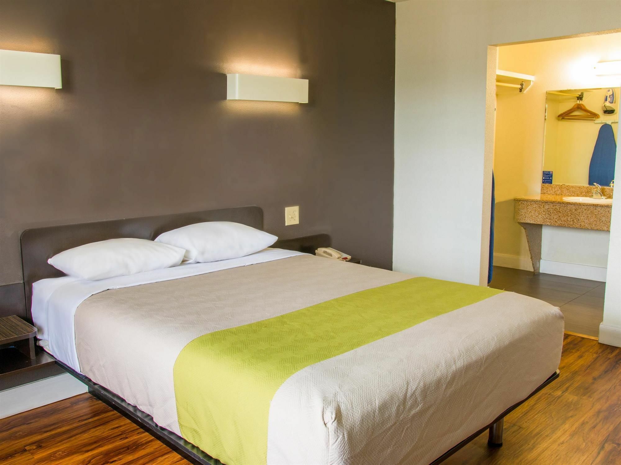 Hotel 6-san Antonio, Tx - Lackland Afb 2*
