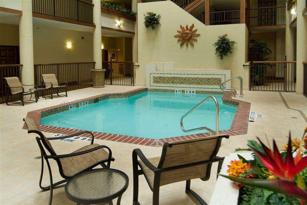 Hilton Garden Airport 3*