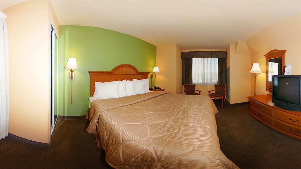 Hotel Days & By Wyndham North/stone Oak 2*