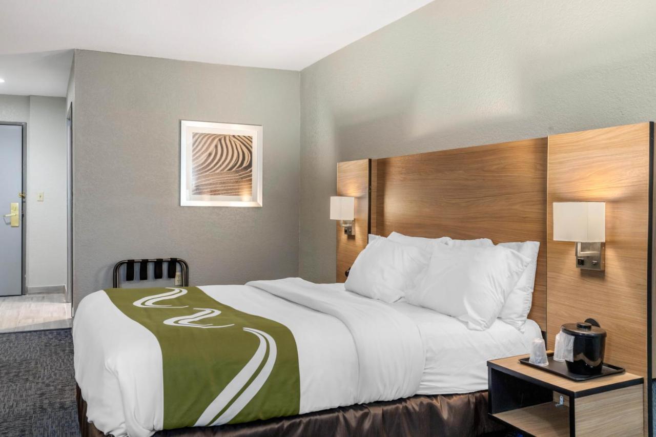 Quality Downtown - Near Market Square Hotel