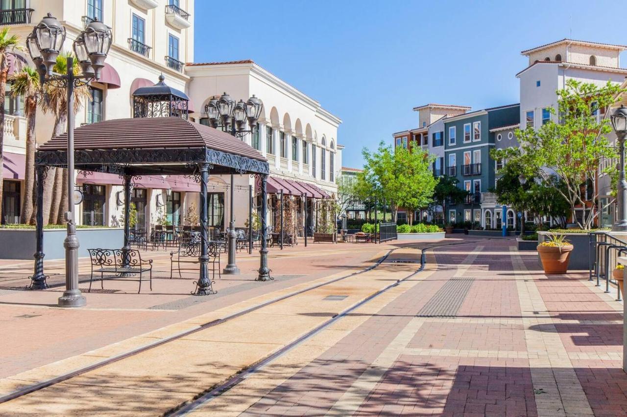 Relaxing Getaway + Pool + Gym Apartment San Antonio