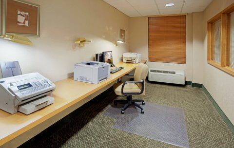 Staybridge Airport By Ihg Hotel