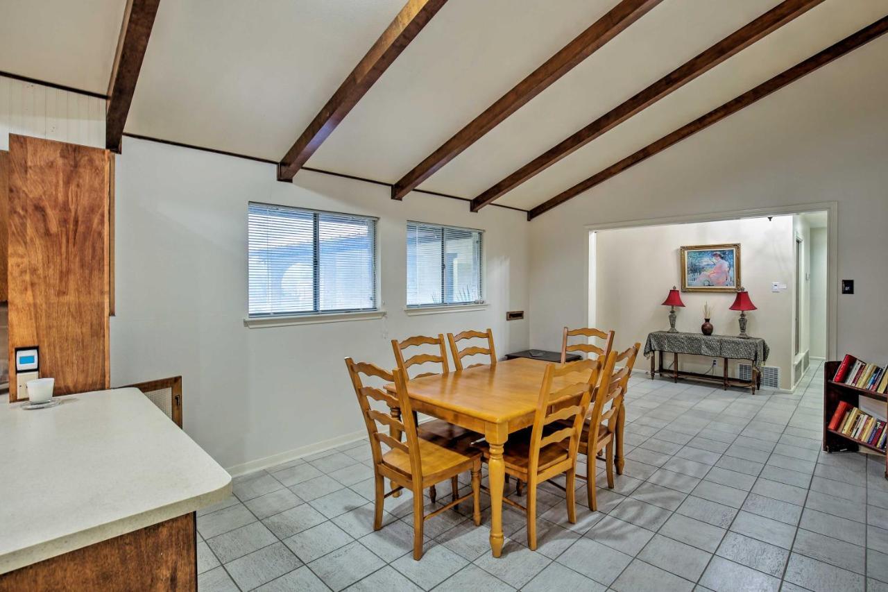 Charming Abode About 10 Mi To River Walk! San Antonio