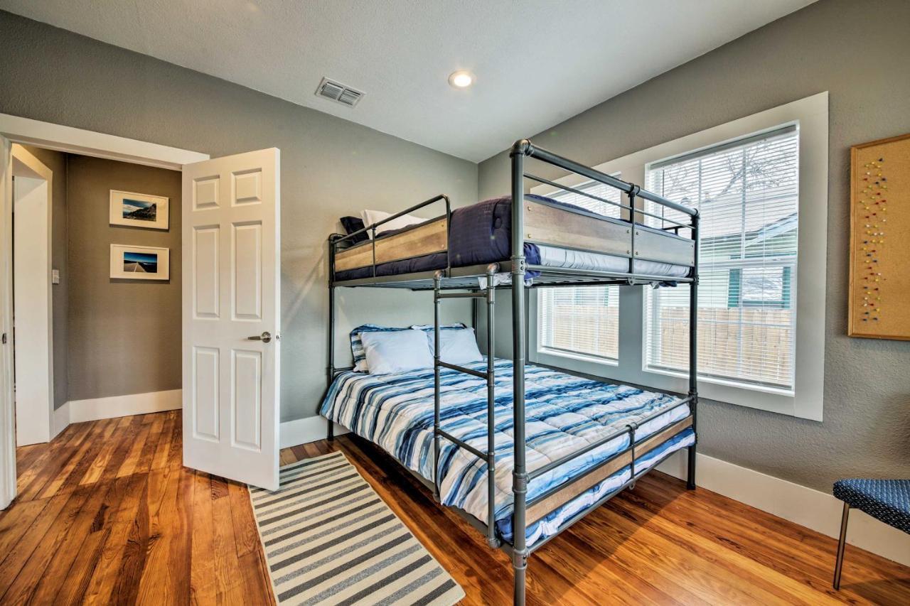With Yard - 2 Mi To Downtown! Holiday home *