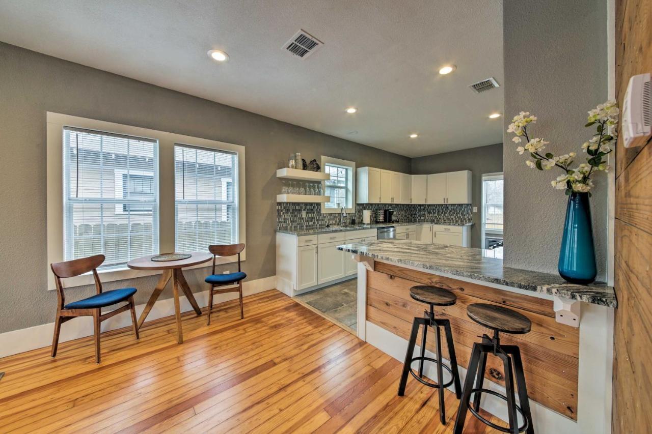 With Yard - 2 Mi To Downtown! Holiday home *