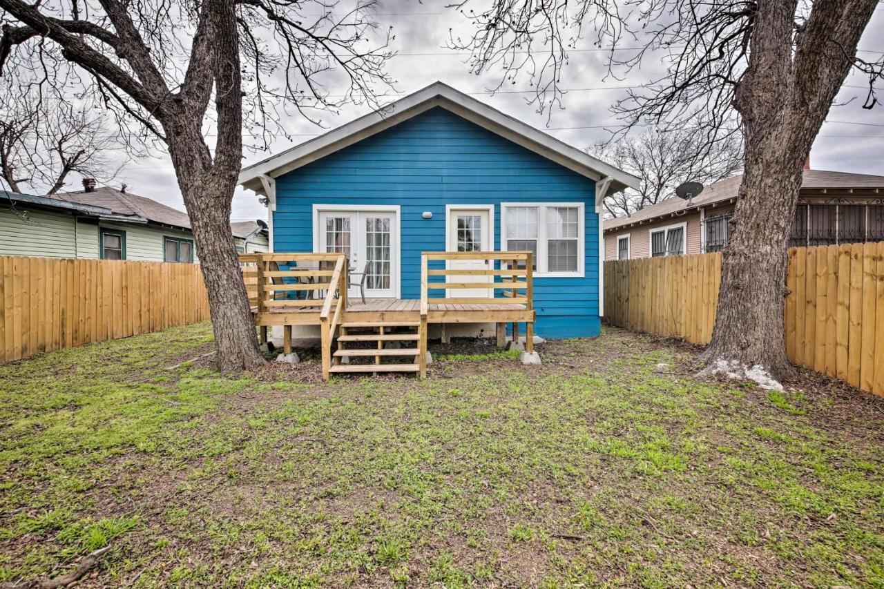 With Yard - 2 Mi To Downtown! Holiday home San Antonio