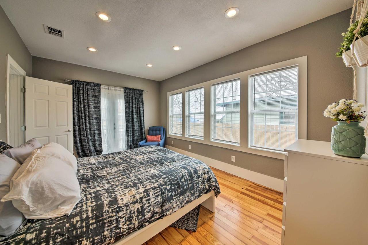 With Yard - 2 Mi To Downtown! Holiday home *