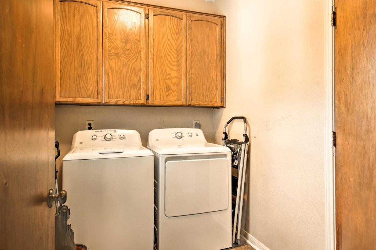Family-friendly With Hot Tub And Deck San Antonio