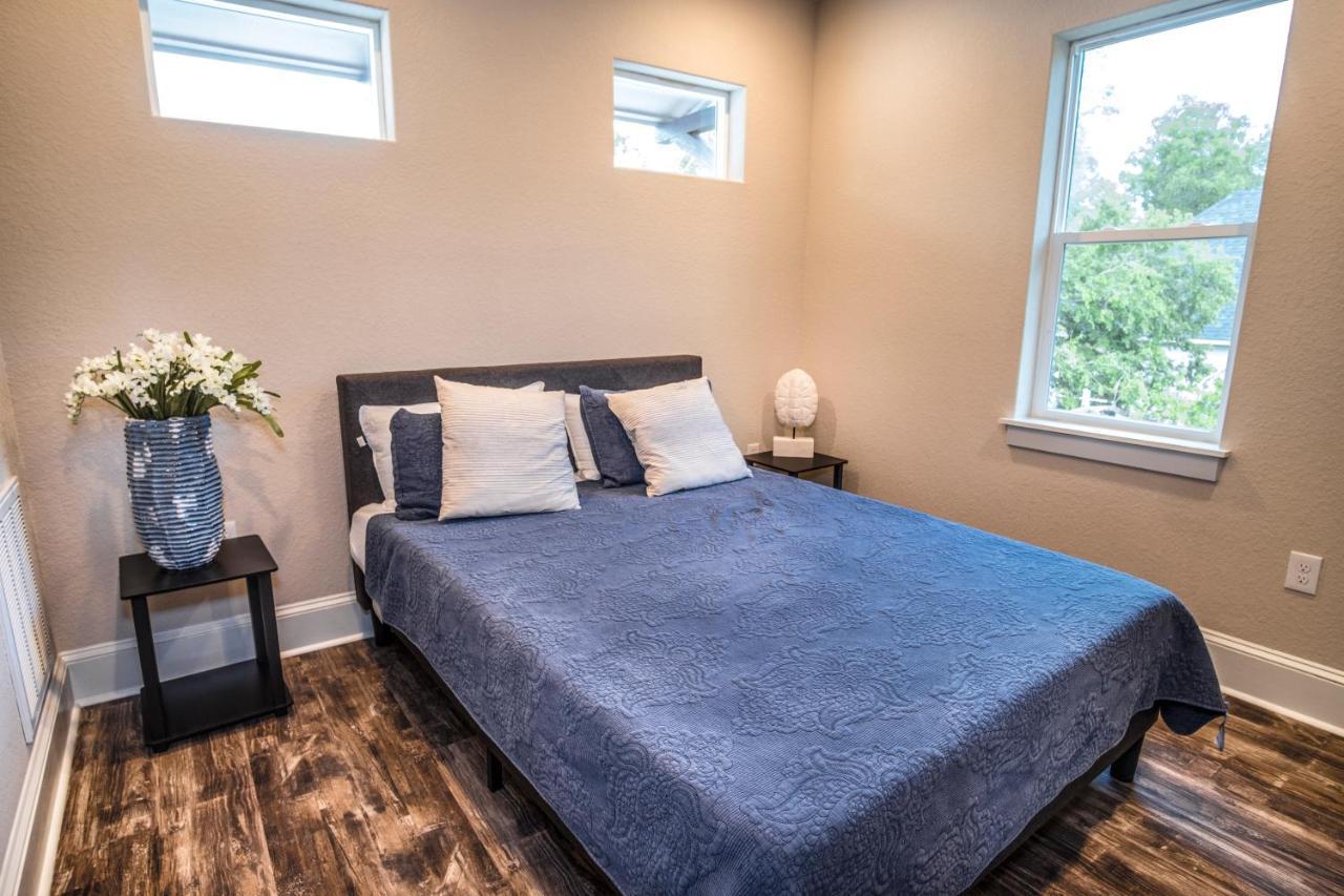 Beautiful On New Built Near Downtown Apartment