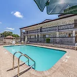 Quality Inn I-10 East Near Frost Bank Center