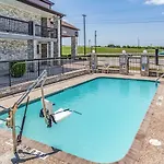 Quality Inn I-10 East Near Frost Bank Center