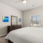 Lux San Antonio Apartments - Free Wifi - Pool - Gym