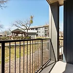 Lux San Antonio Apartments - Free Wifi - Pool - Gym