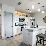 Modern Luxury Condo On Riverwalk #1335