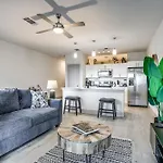 Modern Luxury Condo On Riverwalk #1335