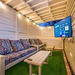Luxury 6Br/5Ba + Hot Tub Near Dt