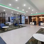 La Quinta Inn & Suites By Wyndham San Antonio At The Rim