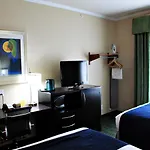 Cityview Inn & Suites Downtown /Rivercenter Area