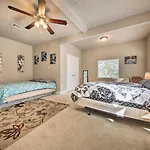 San Antonio Home With Patio - 3 Mi To River Walk!