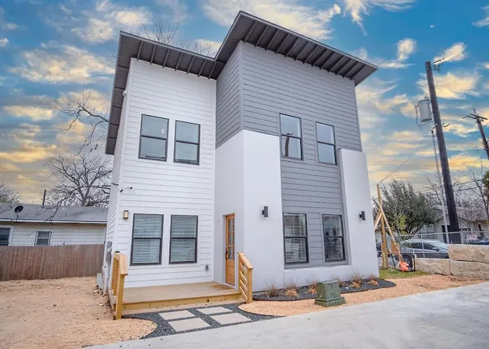 Brand New Stylish 3Br2Ba Near Exciting Downtown