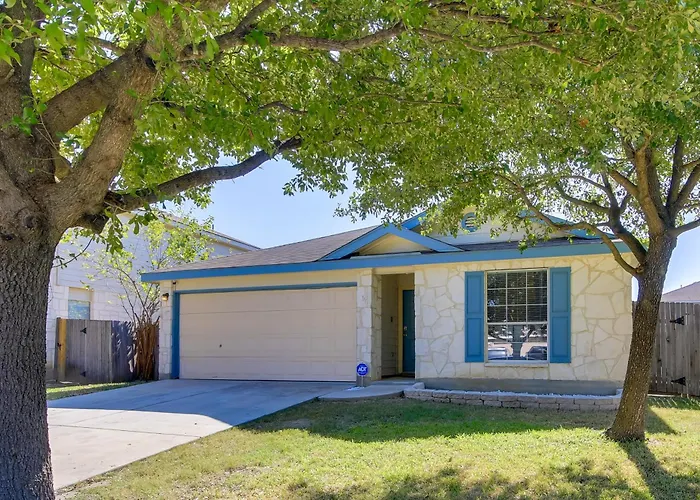 San Antonio Abode With Yard Less Than 4 Mi To Lackland
