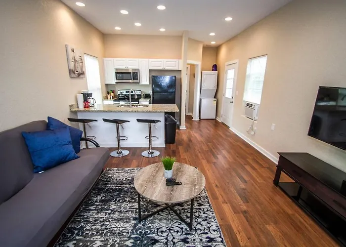 Douglas Way Remodeled House Near Downtown 1Ba/1Ba