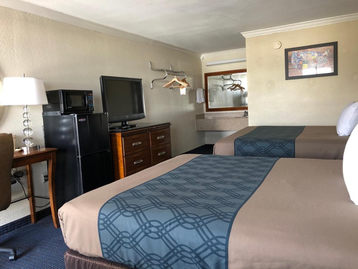 University & Motel