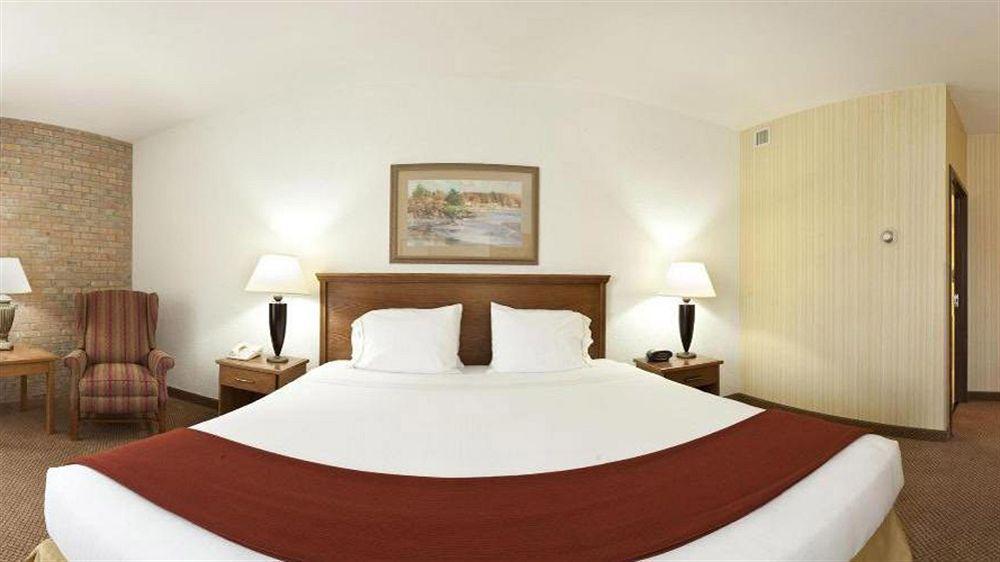Hotel Express - Airport By Ihg