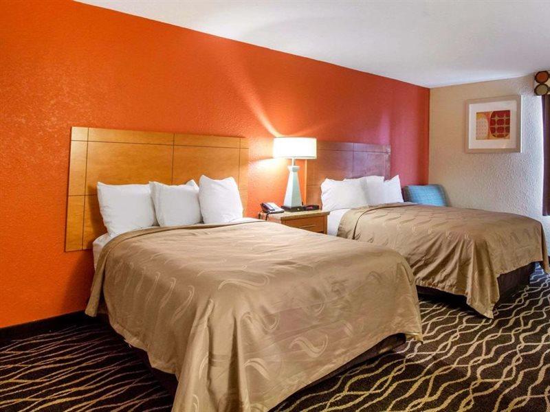 Hotel Quality & I-35 Near Frost Bank Center