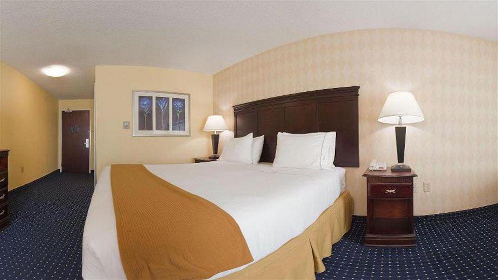 Express & West Sea World Area By Ihg San Antonio