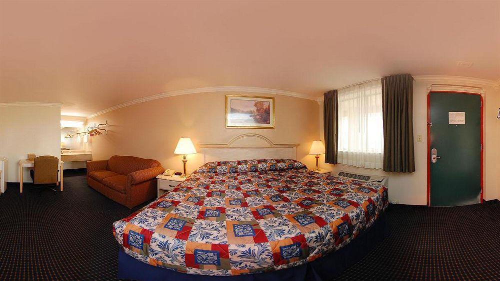 Motel University & 2*
