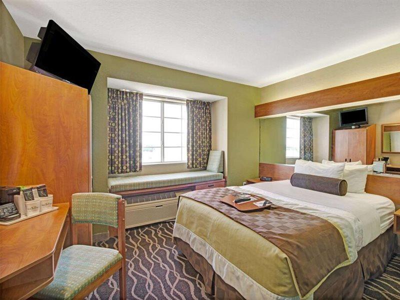 Super 8 By Wyndham Downtown Ne