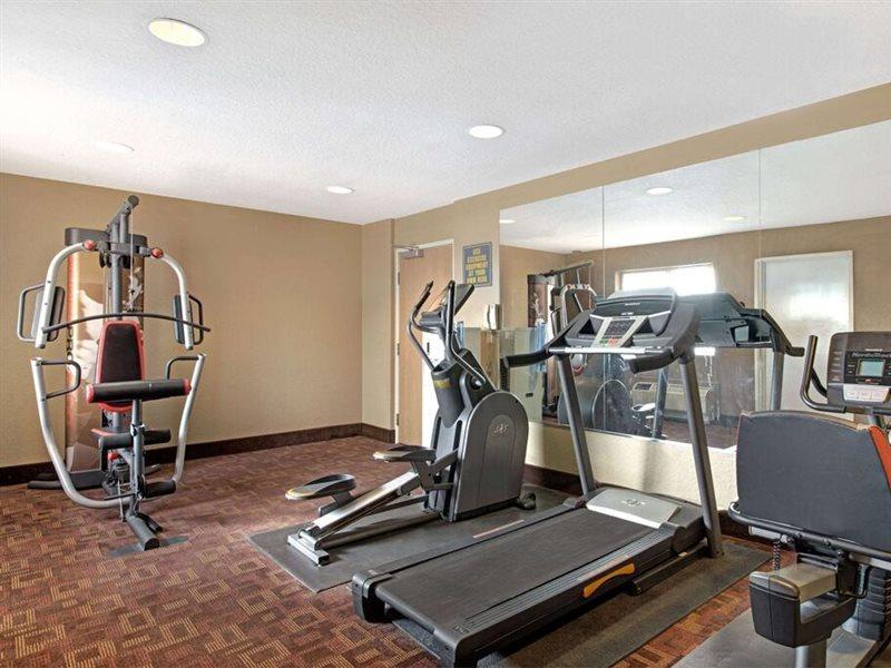 Hotel Super 8 By Wyndham Downtown Ne San Antonio