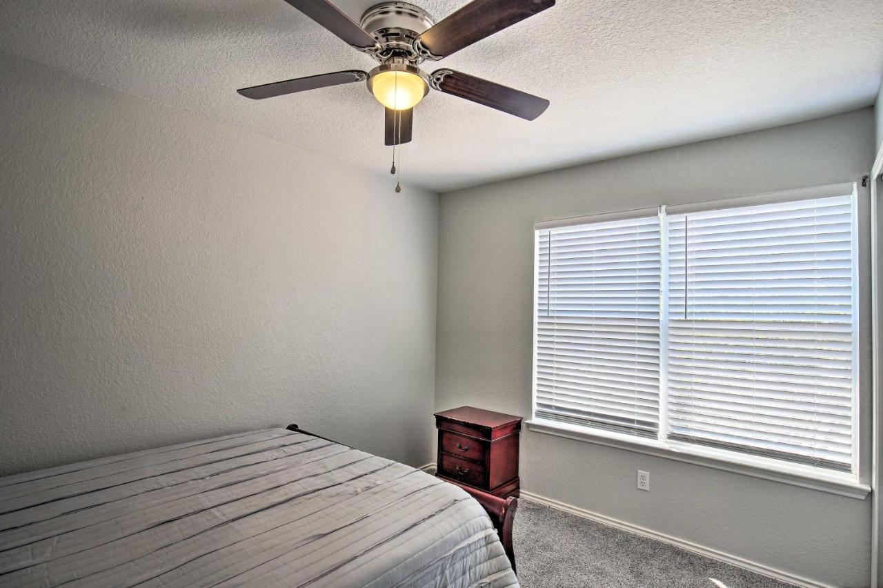 Spacious About 9 Miles To Usta!