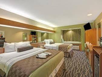 Hotel Super 8 By Wyndham Downtown Ne