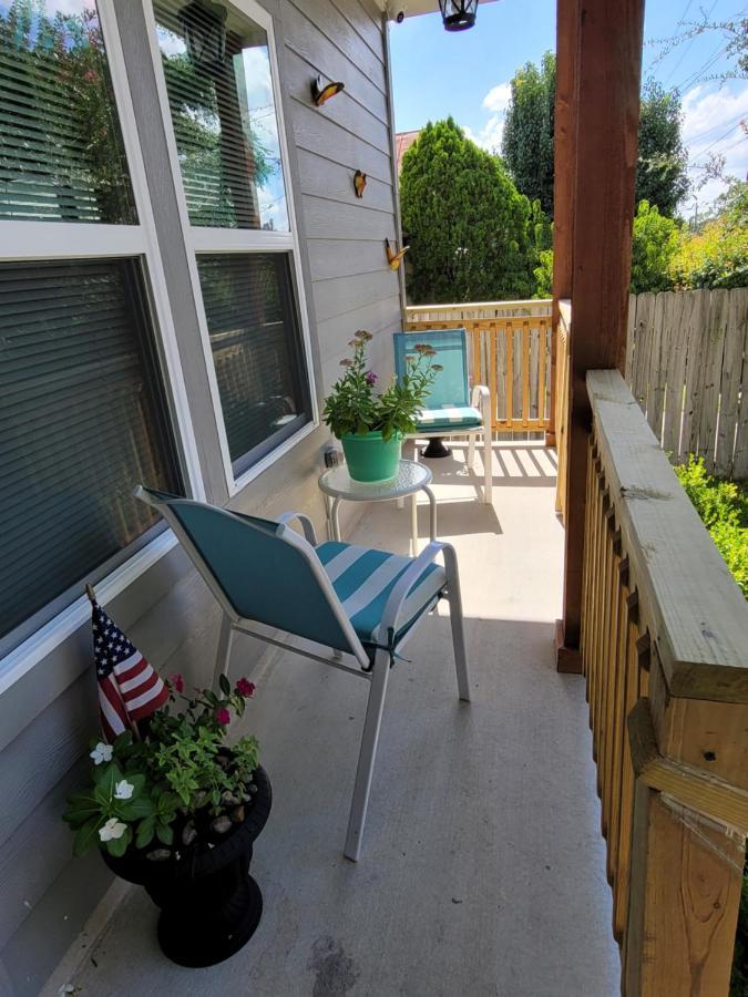 Spacious Townhouse Minutes From Downtown Sa. Holiday home