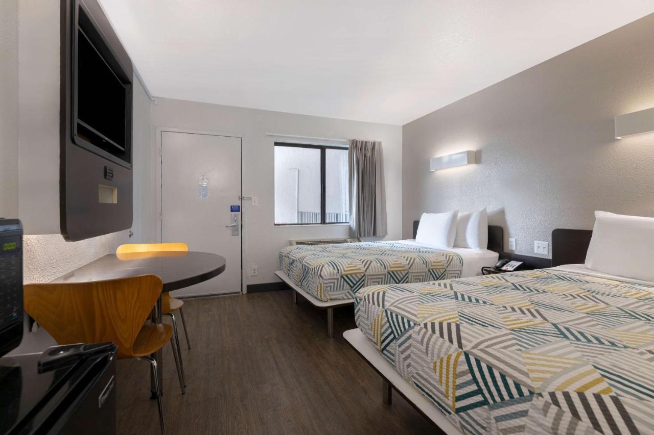 Hotel 6-san Antonio, Tx - West Seaworld 2*
