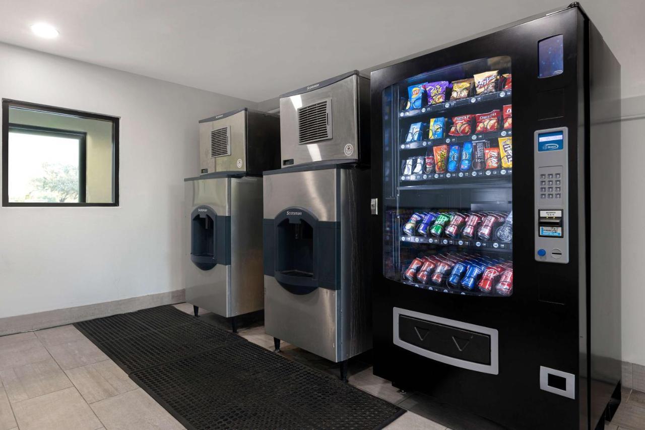 Hotel 6-san Antonio, Tx - West Seaworld
