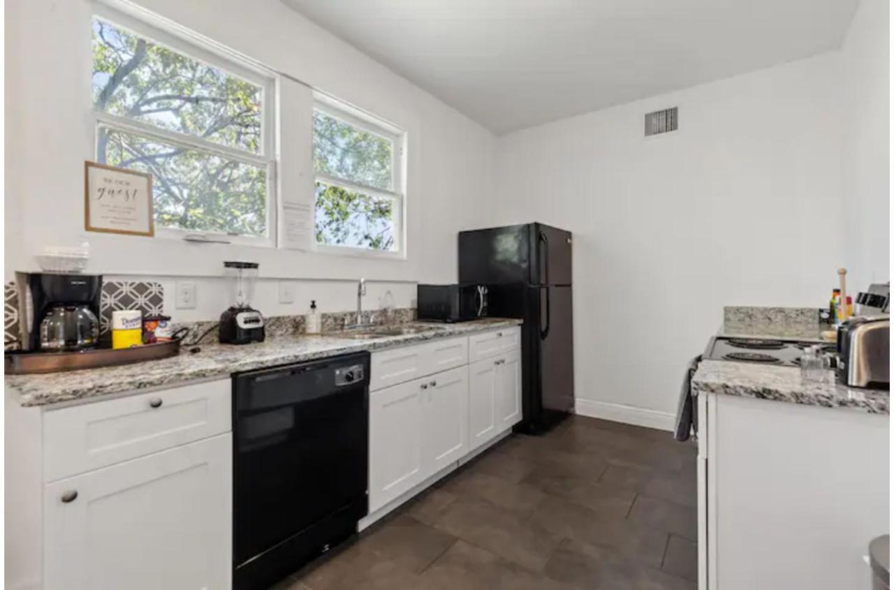 Impressive Cozy Historic 2br Apt Near Downtown Apartment